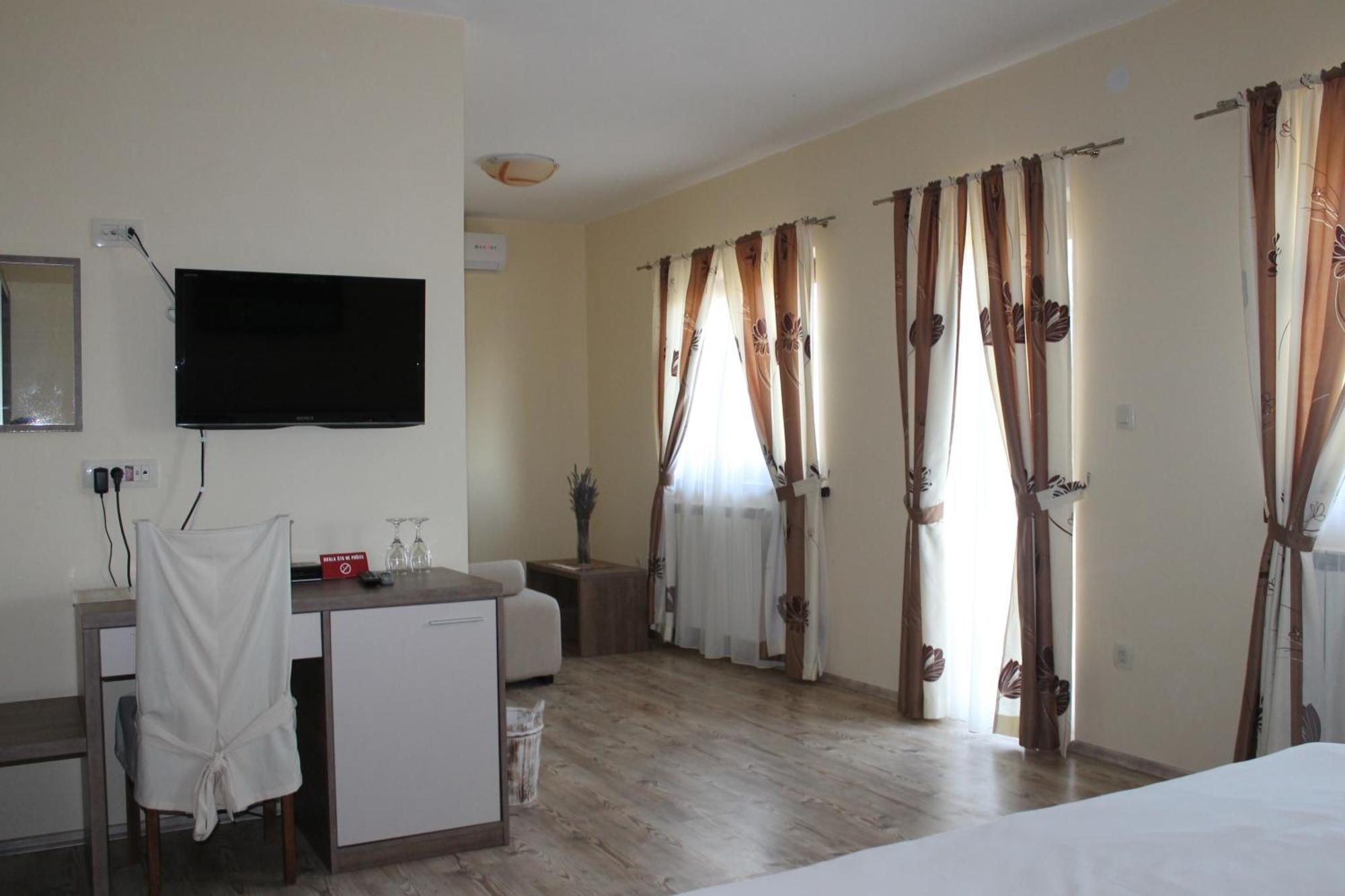 Rooms & Apartment Vinia Bjelovar Bilik gambar